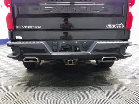 Used 2021 Chevrolet Silverado 1500 High Country w/ Technology Package image 46