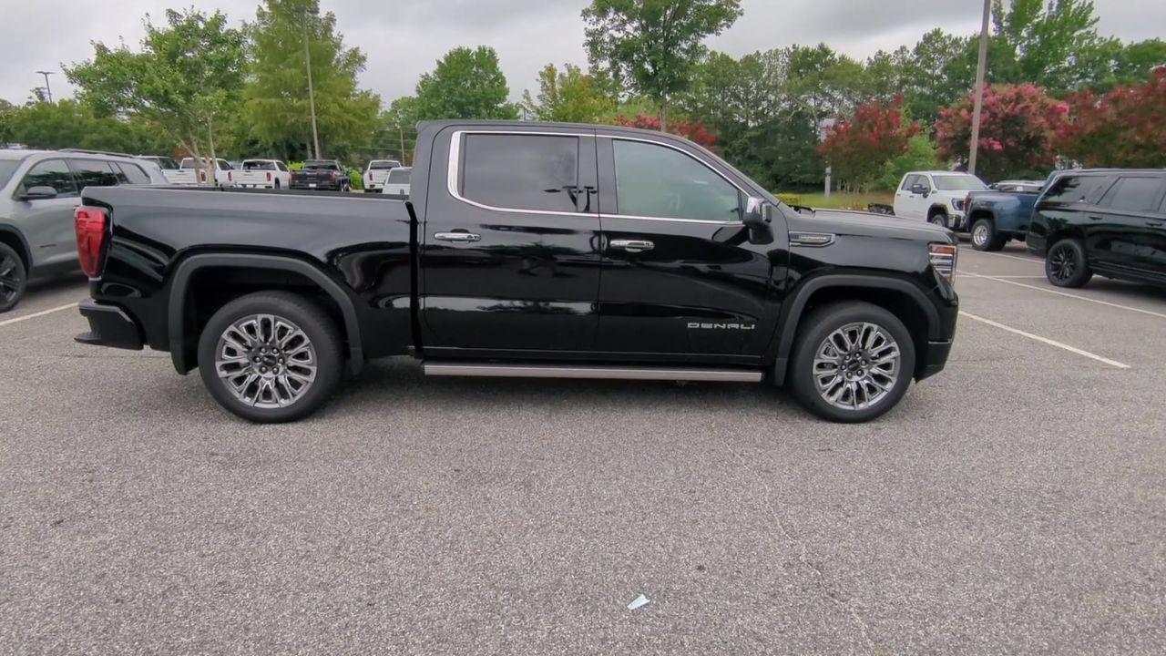 Used 2026 GMC Sierra 1500 Denali Ultimate AWD/4WD image 9