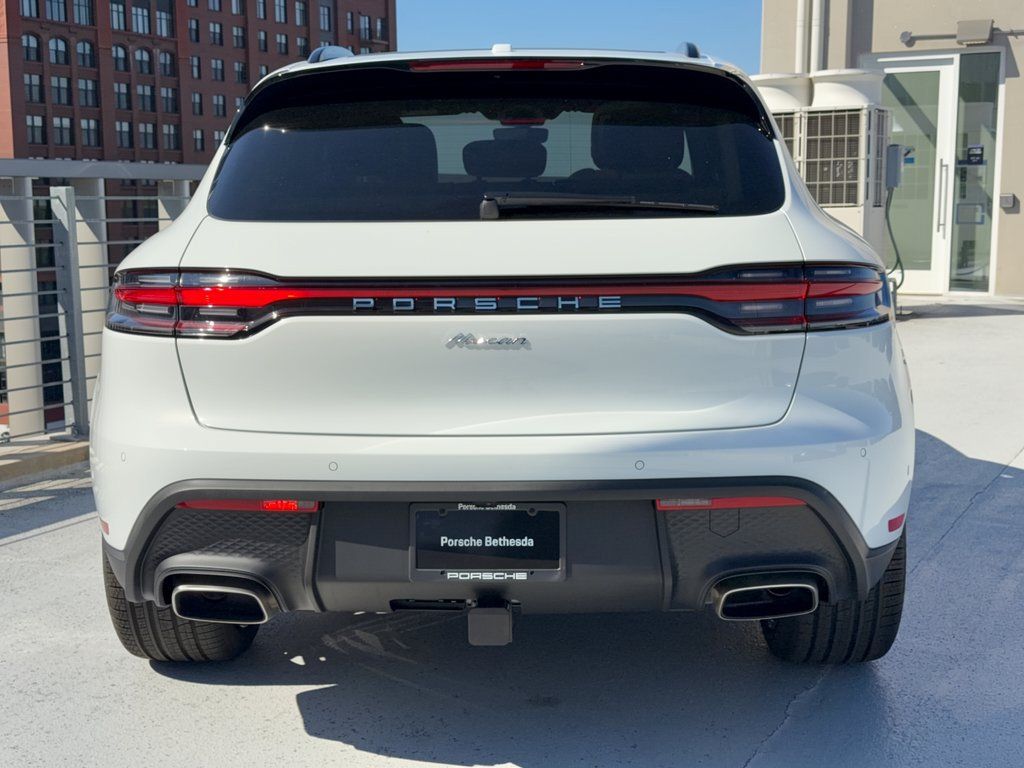 Used 2026 Porsche Macan AWD/4WD image 11