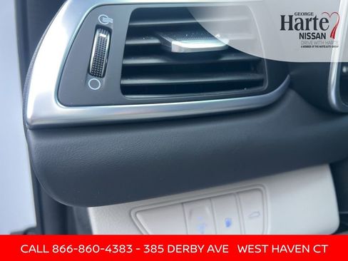 Used 2023 Genesis G70 2.0T image 46