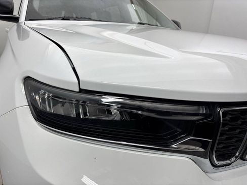 Used 2022 Jeep Grand Cherokee L Limited AWD/4WD image 18