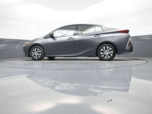 Used 2020 Toyota Prius Prime LE image 33
