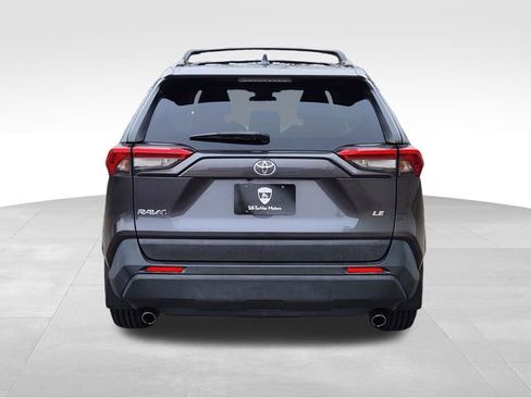 Used 2019 Toyota RAV4 LE w/ Carpet Mat Package image 8