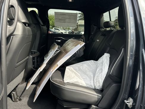 New 2026 RAM 3500 Laramie AWD/4WD image 32