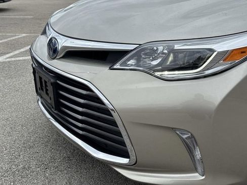 Used 2016 Toyota Avalon Limited w/ Toyota Safety Sense Package image 10
