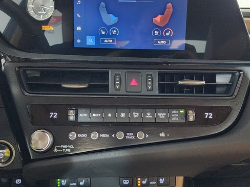 Used 2024 Lexus ES 300h w/ Premium Package image 22