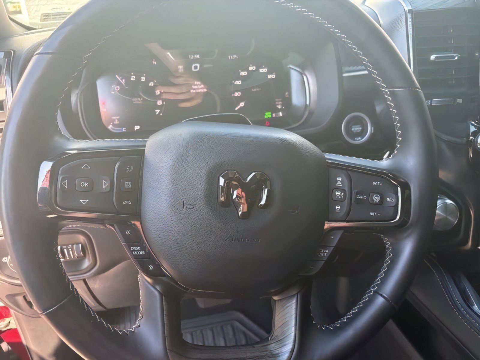 Used 2025 RAM 1500 Limited AWD/4WD image 19