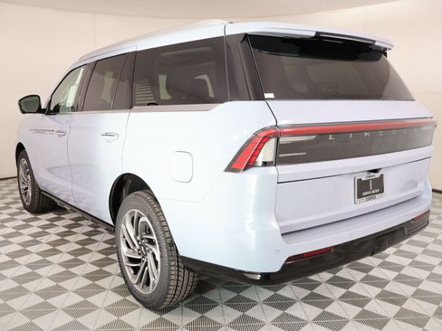 New 2026 Lincoln Navigator Reserve AWD/4WD image 25