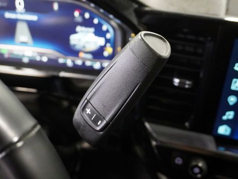 Used 2025 Chevrolet Silverado 1500 LT image 24