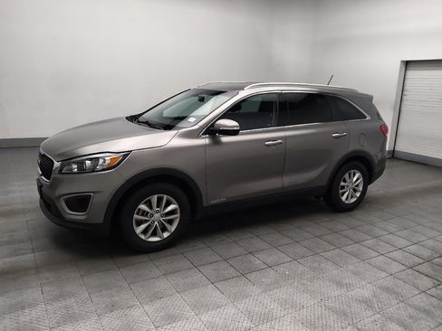 Used 2017 Kia Sorento AWD image 2
