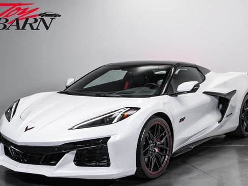 Used 2023 Chevrolet Corvette Z06 RWD image 9