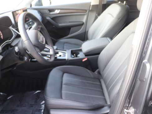 Certified 2025 Audi Q5 2.0T Premium w/ Convenience Plus Package image 15