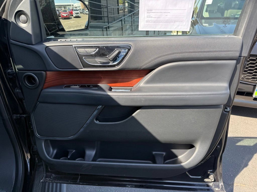 Used 2022 Lincoln Navigator L 4WD image 19