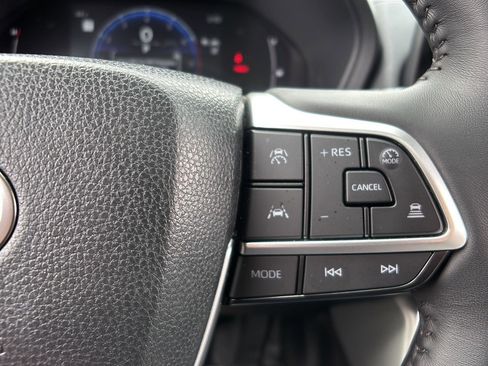 Used 2025 Toyota Grand Highlander AWD image 32