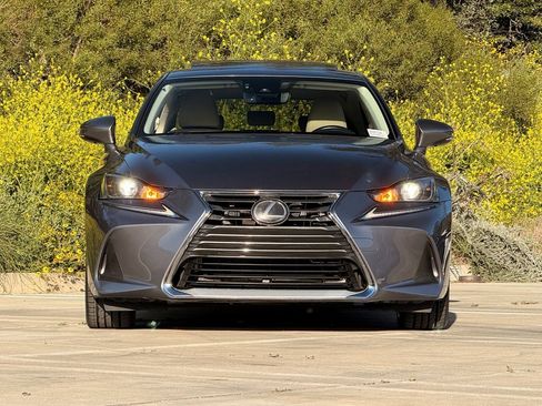 Used 2018 Lexus IS 300 AWD w/ Comfort Package image 4