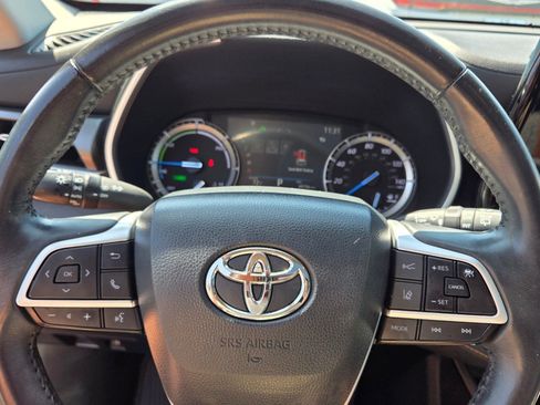 Used 2022 Toyota Highlander Bronze Edition image 26