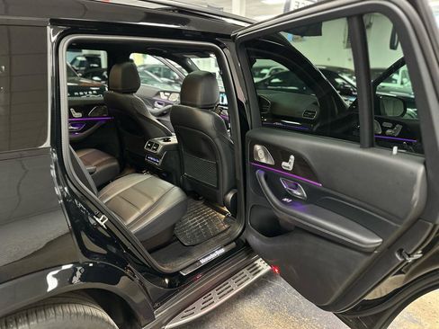 Used 2021 Mercedes-Benz GLS 580 4MATIC w/ E-Active Body Control Package image 40