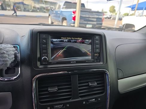 Used 2017 Dodge Grand Caravan GT image 17