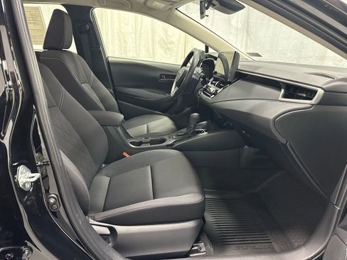 Used 2025 Toyota Corolla LE image 60