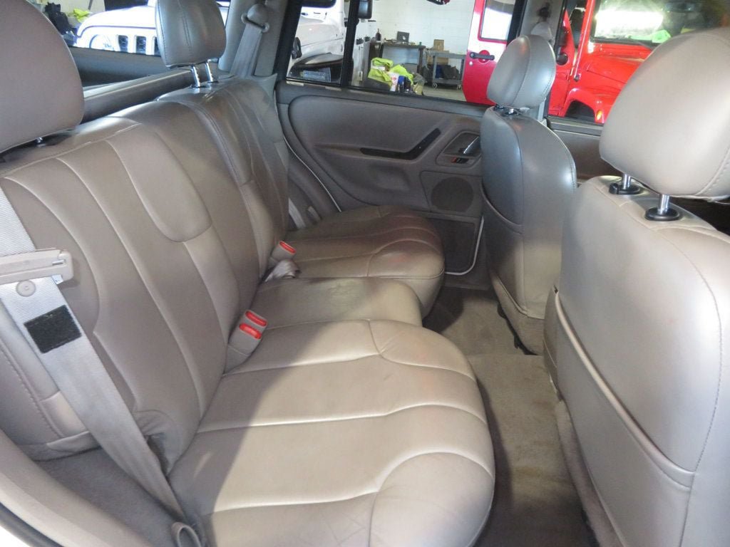 Used 2000 Jeep Grand Cherokee Laredo AWD/4WD image 29