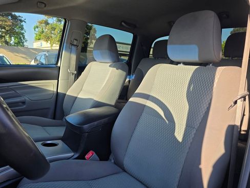 Used 2015 Toyota Tacoma PreRunner w/ SR5 Package RWD image 15