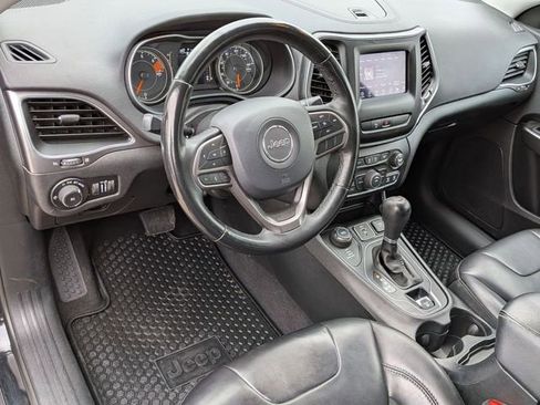 Certified 2019 Jeep Cherokee Latitude Plus w/ Cold Weather Group AWD/4WD image 11