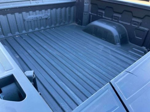 Used 2021 GMC Sierra 1500 AT4 w/ AT4 Preferred Package AWD/4WD image 11
