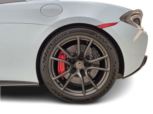 Used 2018 McLaren 570S Spider image 15