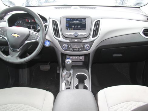 Used 2019 Chevrolet Equinox LS image 9