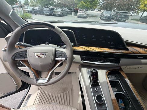Used 2022 Cadillac Escalade Sport Platinum AWD/4WD image 14