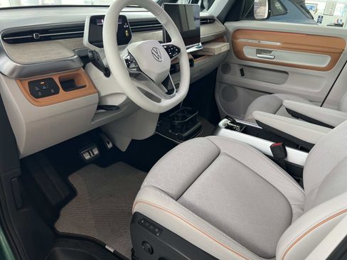 New 2025 Volkswagen ID. Buzz 1st Edition RWD image 9