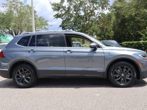 Certified 2024 Volkswagen Tiguan SE FWD image 9