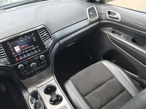 Used 2022 Jeep Grand Cherokee Laredo X AWD/4WD image 21