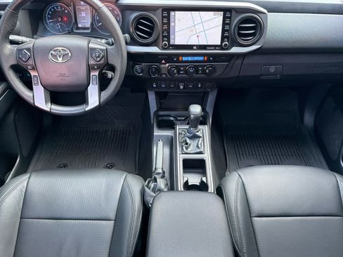 Used 2021 Toyota Tacoma TRD Off-Road w/ TRD Premium Off Road Package AWD/4WD image 3