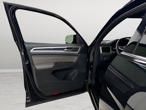 Certified 2023 Volkswagen Atlas Cross Sport SEL Premium R-Line image 17