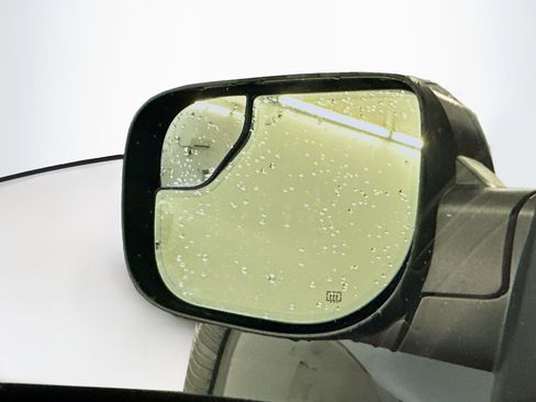 Used 2024 Nissan Titan PRO-4X w/ Pro-4x Convenience Package image 16