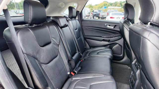 Used 2019 Ford Edge Titanium w/ Cold Weather Package AWD/4WD image 15