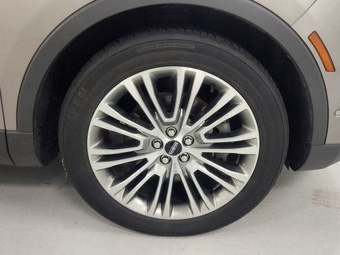 Used 2017 Lincoln MKX Reserve w/ Driver Assistance Package AWD/4WD image 9