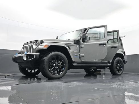Used 2023 Jeep Wrangler Unlimited Sahara w/ Cold Weather Group AWD/4WD image 36