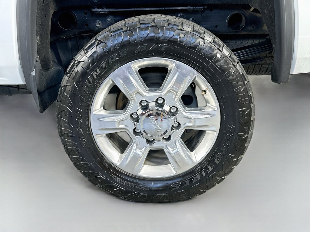 Used 2019 GMC Sierra 2500 Denali w/ Duramax Plus Package AWD/4WD image 33