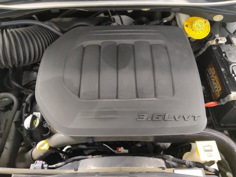 Used 2020 Dodge Grand Caravan SXT FWD image 30
