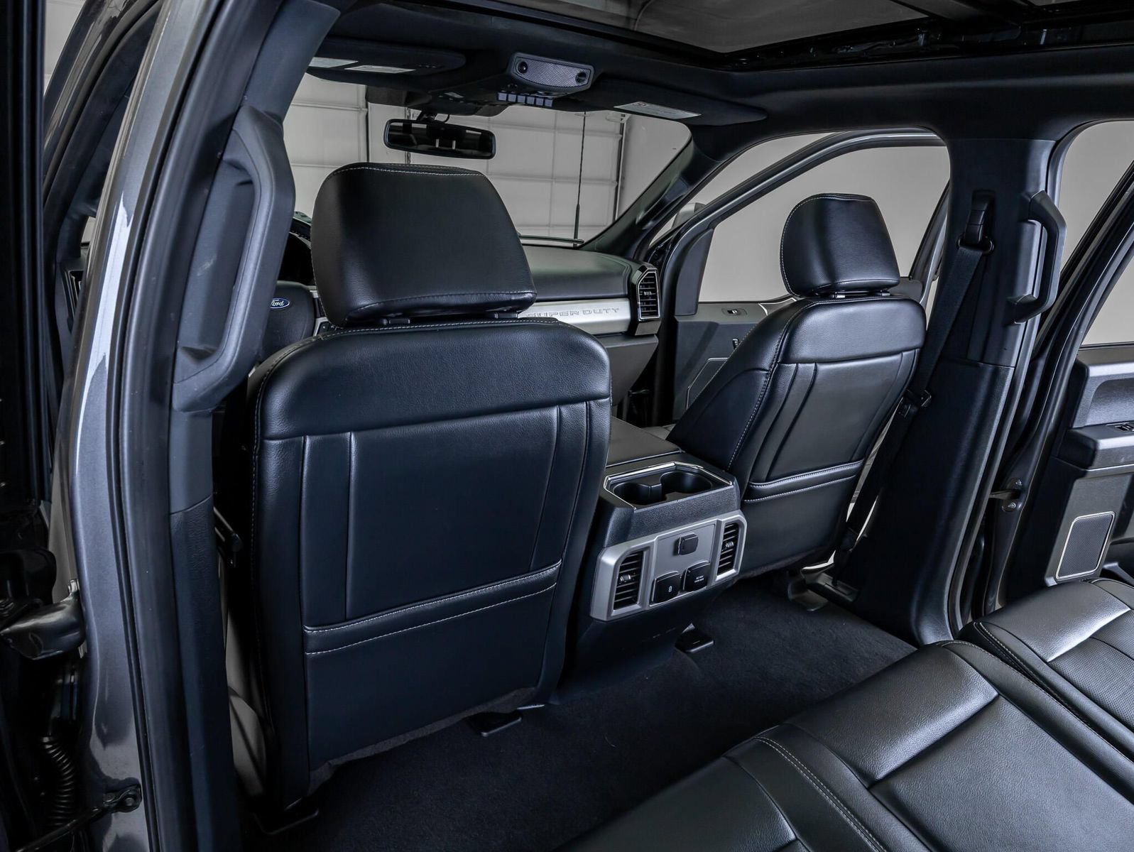Used 2022 Ford F250 Lariat w/ Black Appearance Package AWD/4WD image 33