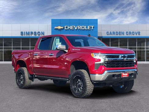 Used 2022 Chevrolet Silverado 1500 LT RWD image 1