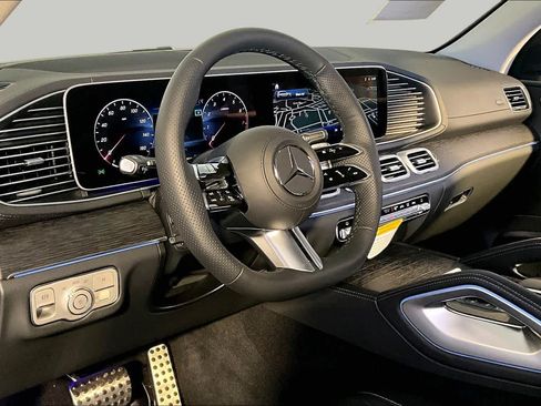 New 2026 Mercedes-Benz GLS 450 4MATIC image 9