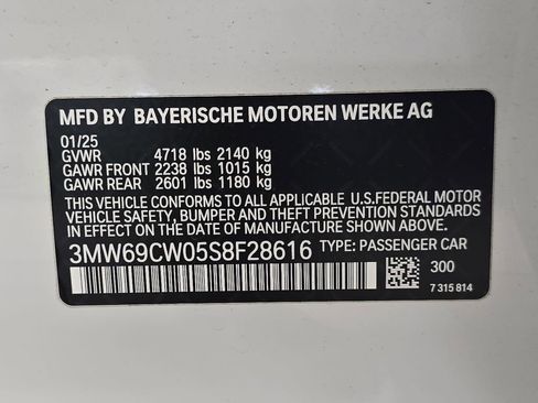 Used 2025 BMW 330i Sedan w/ Convenience Package image 33