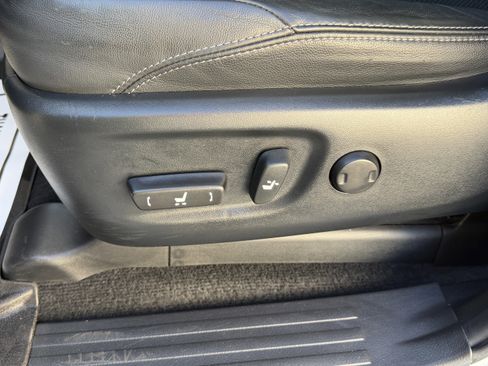 Used 2019 Toyota 4Runner Limited image 14