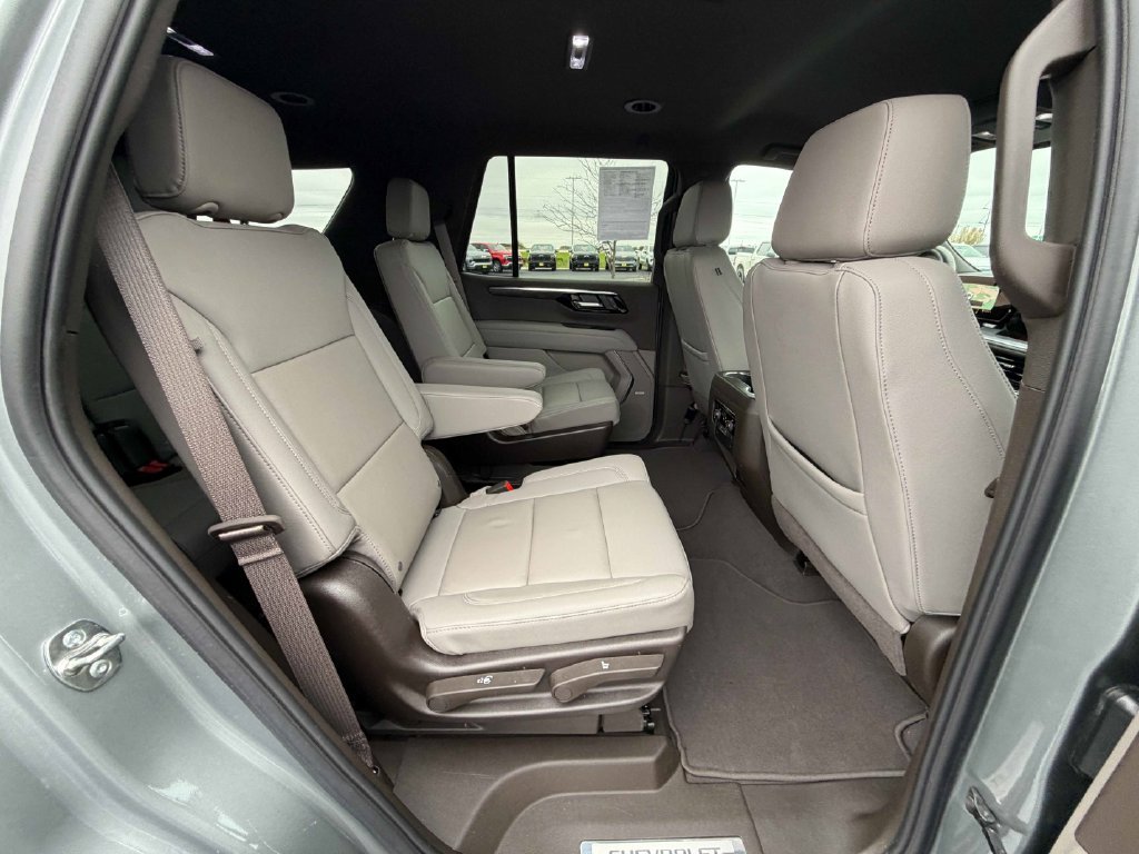 Used 2025 Chevrolet Tahoe Z71 w/ Comfort Package AWD/4WD image 25