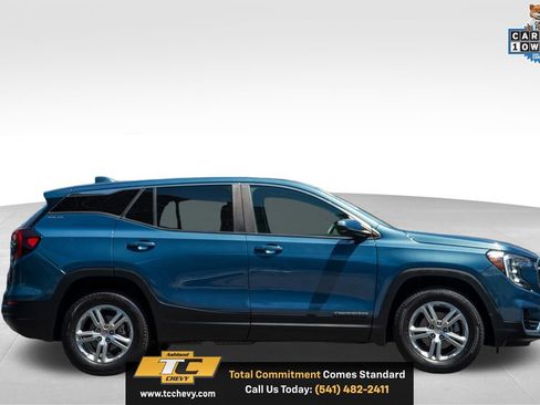 Used 2024 GMC Terrain SLE AWD/4WD image 5