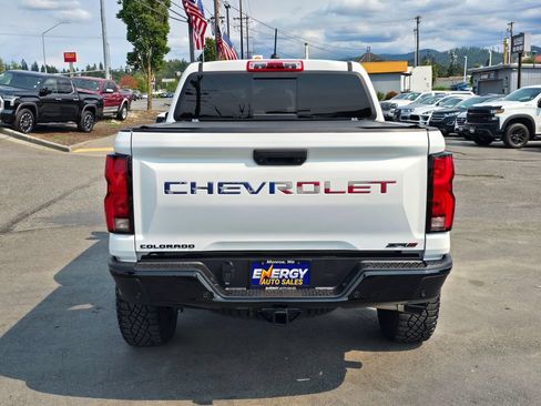 Used 2023 Chevrolet Colorado ZR2 w/ ZR2 Convenience Package III AWD/4WD image 6