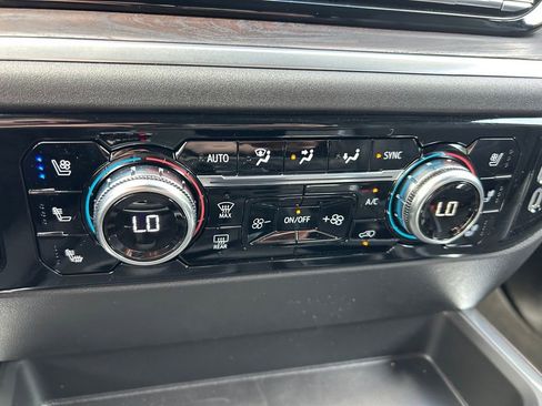 Used 2025 GMC Sierra 1500 SLT w/ SLT Premium Package image 39